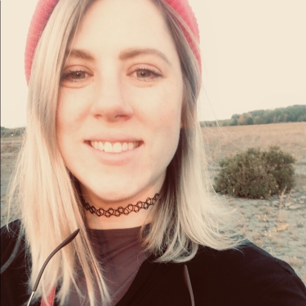 Meet your Posher, Abigail